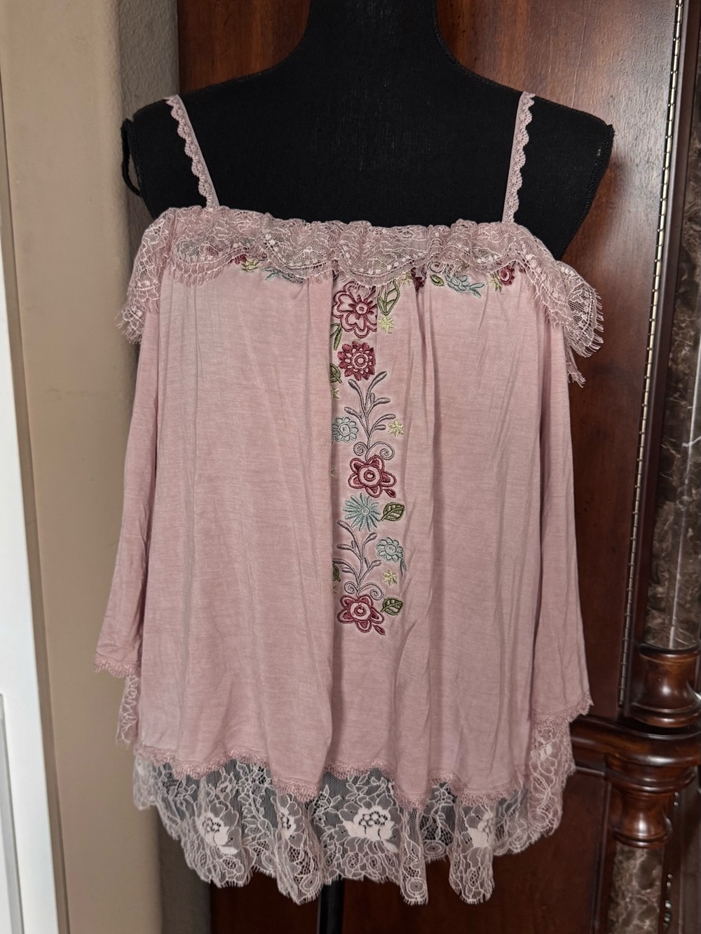 POL Embroidered Lace Top